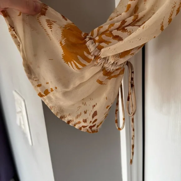 Banana Republic Earth-tone Print Sheer Blouse Medium - Picture 5 of 7